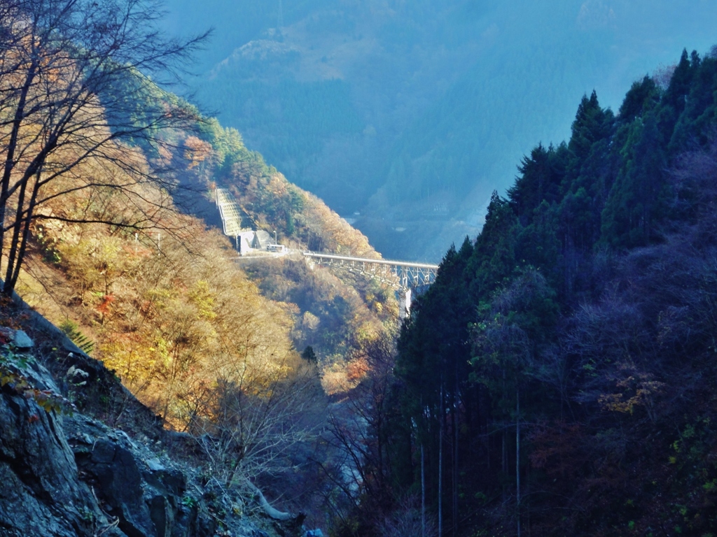 第千二百三十一作　　「あちらは晴れてゐる　風の峠」　埼玉県雁坂峠　