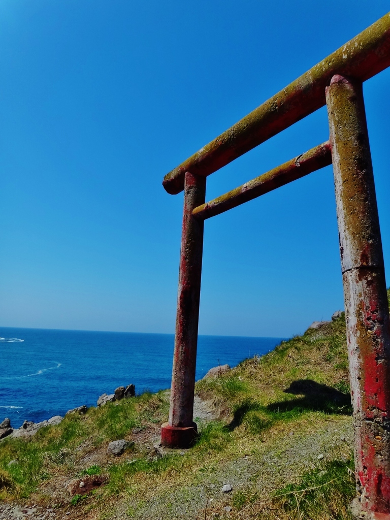 第三千七百六十三作　「だうにも淋しい　海風の　お社詣」　山形県鶴岡