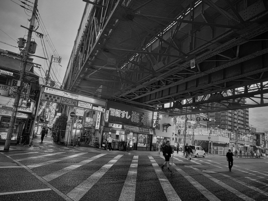 高架下の情景
