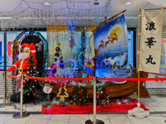 クリスマスツリーのある光景