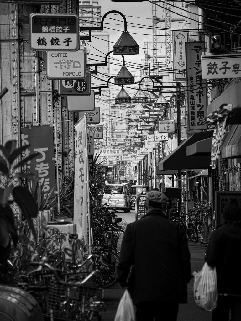 高架下の情景