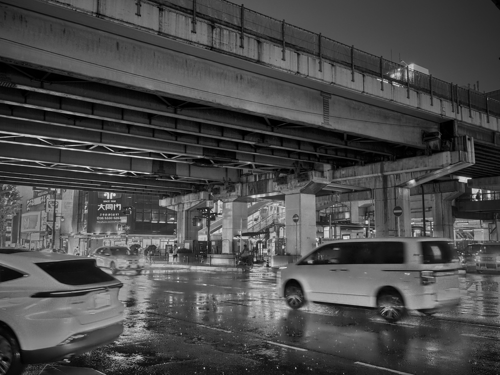 雨の交差点