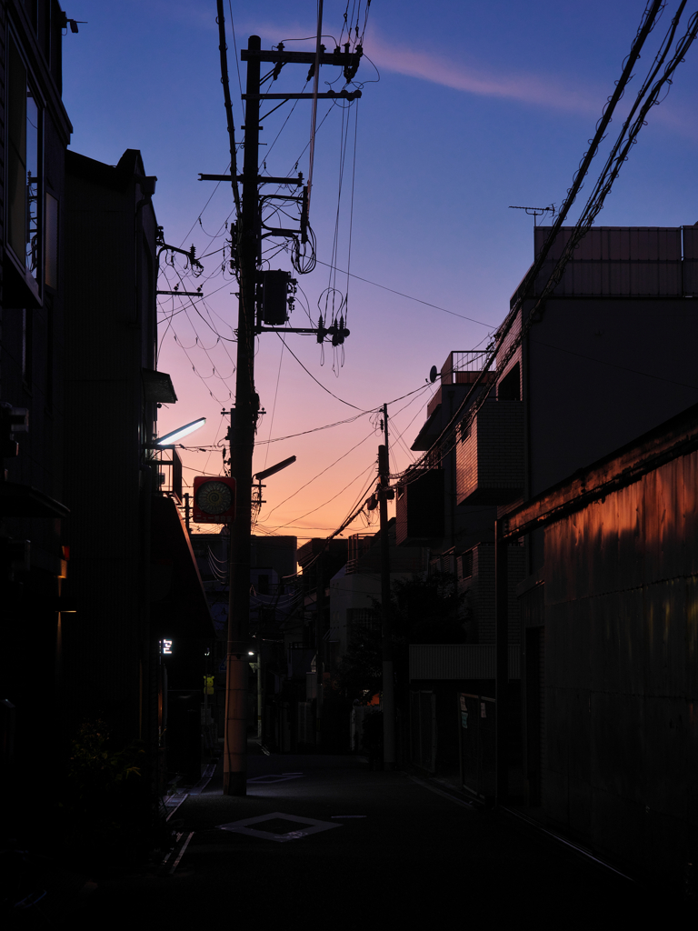 路地を覗けば……