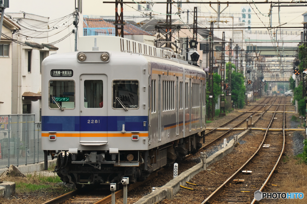 萎れた鉄路のその先に……