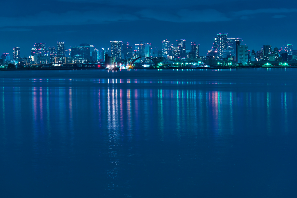 夜の水都