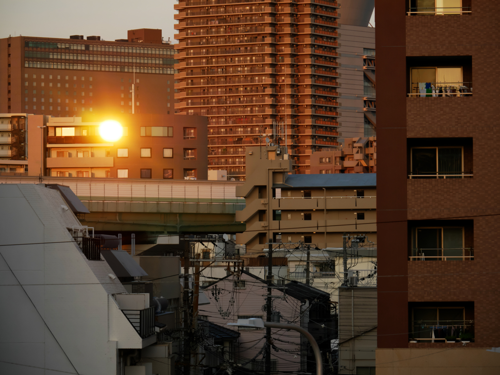 都会の夕日