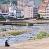河辺にて