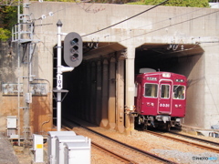 トンネルの中から