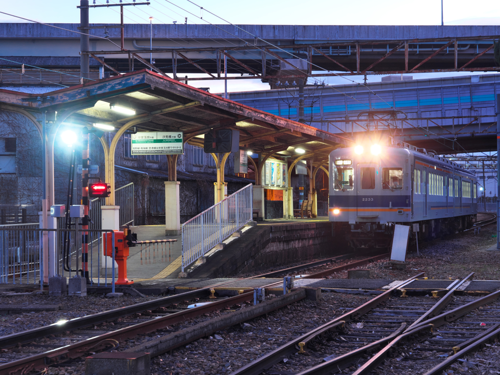 秘境駅に夜が来る