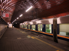 トンネル駅