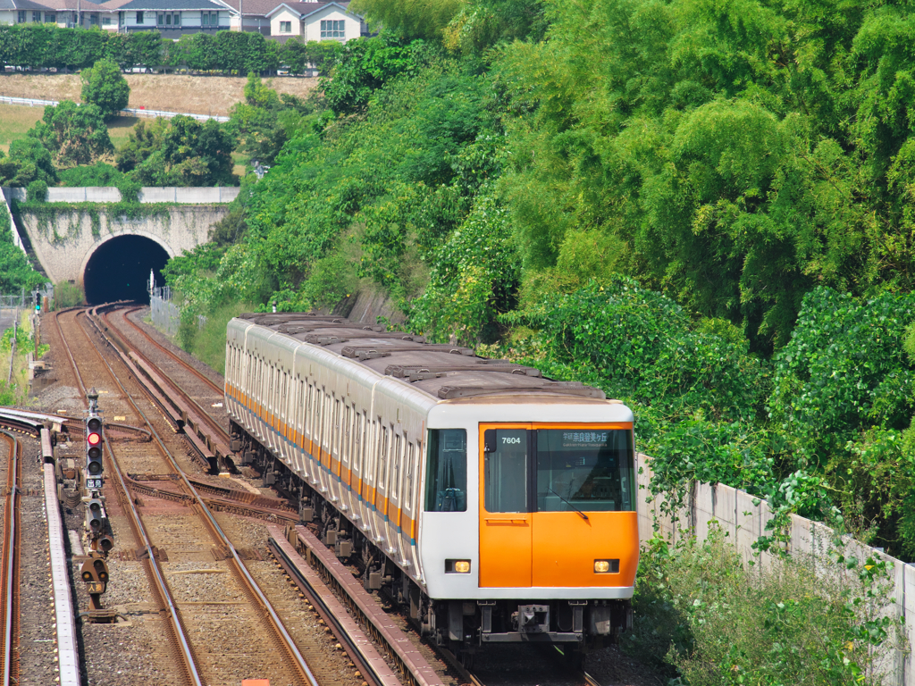 トンネル抜けて