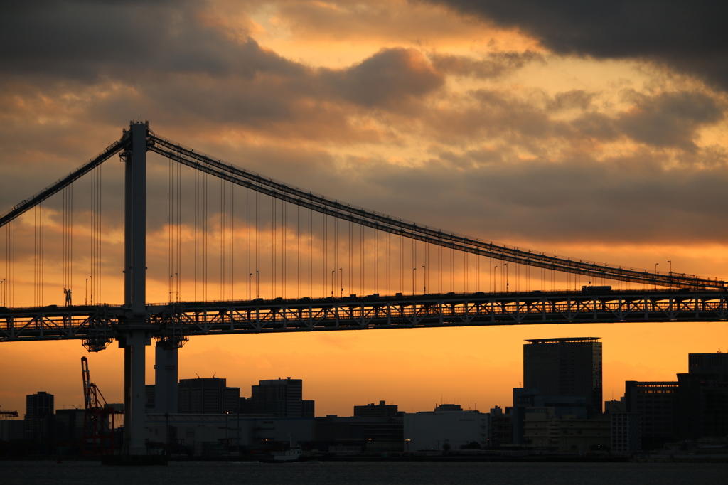 夕景のレインボーブリッジ