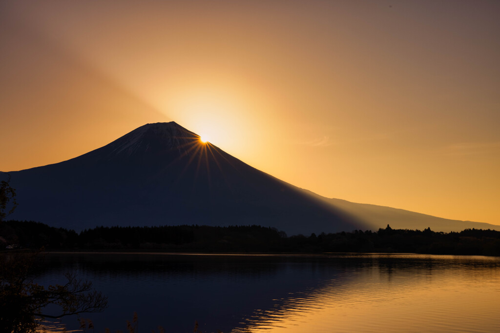 田貫湖の夜明け