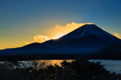 【フォトログ】本栖湖の夜明け