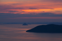 夕空を映す