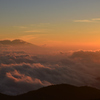 雲の波輝く