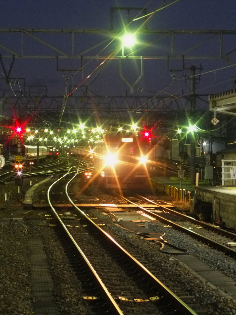 夜明け前の光芒