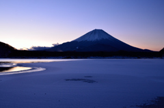 新雪の朝