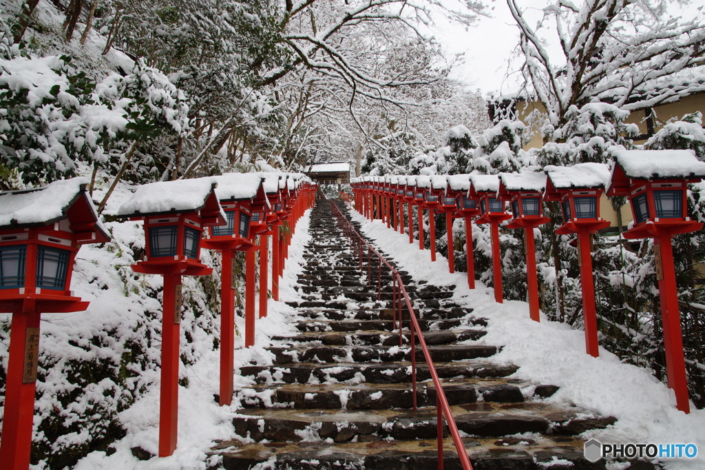 雪の貴船神社