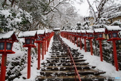 雪の貴船神社