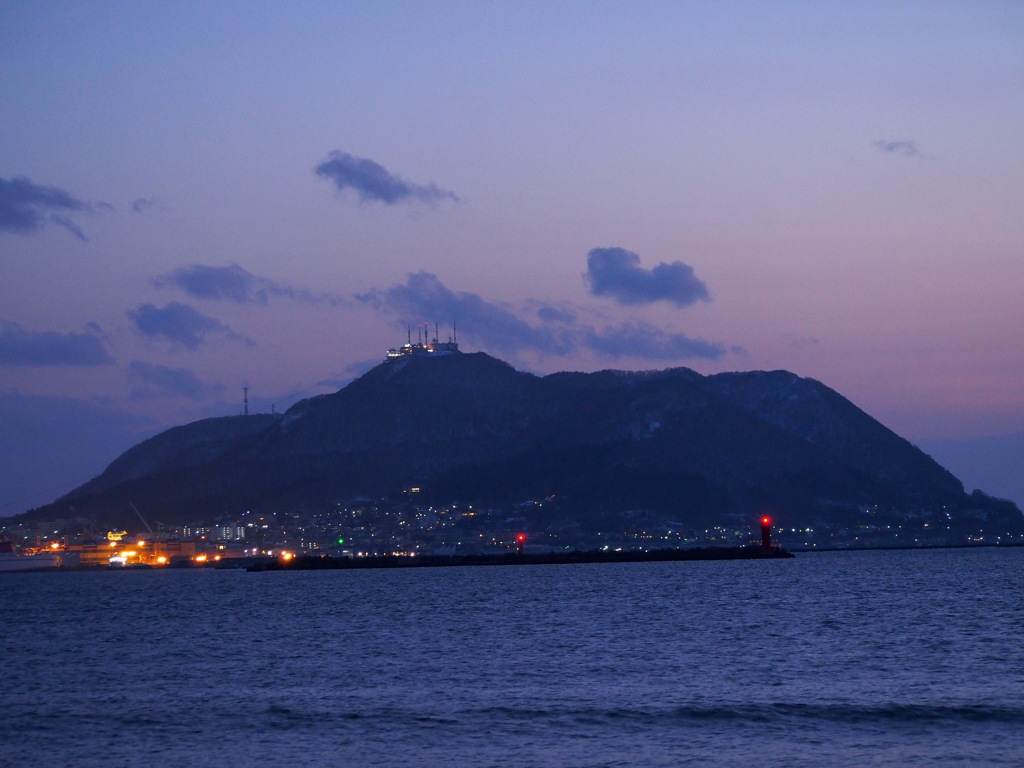 北斗市からの函館山