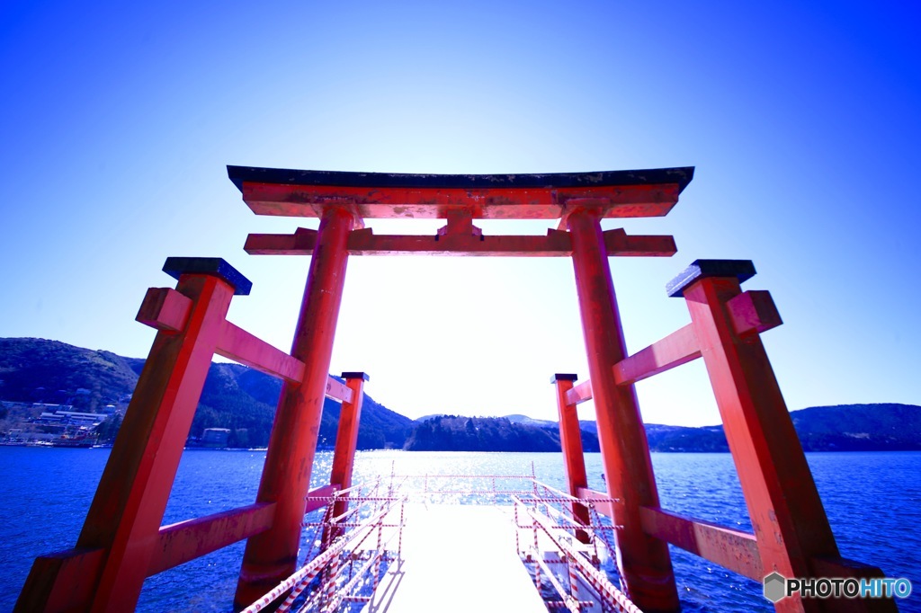 箱根の神々しい鳥居