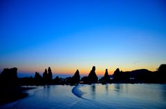 橋杭岩の夜明け