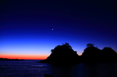 瑠璃色の夜明け