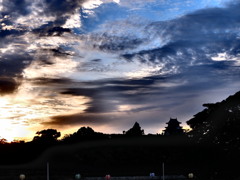 夕景と岡山城