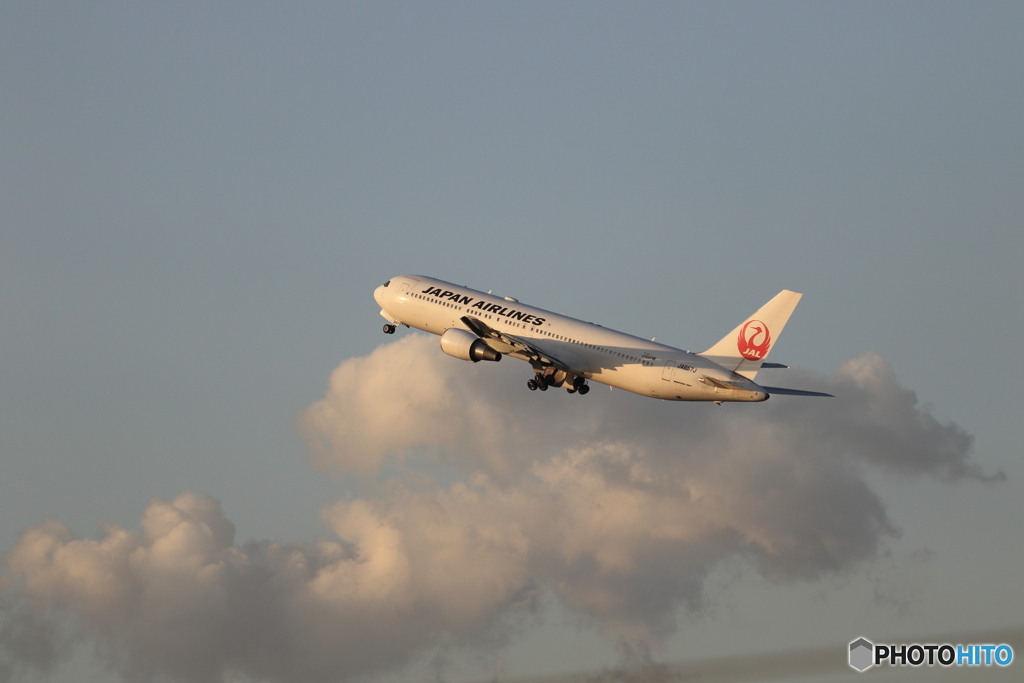 雲とともに　夕刻