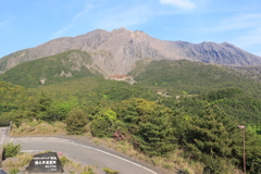 桜島から見た北岳と南岳