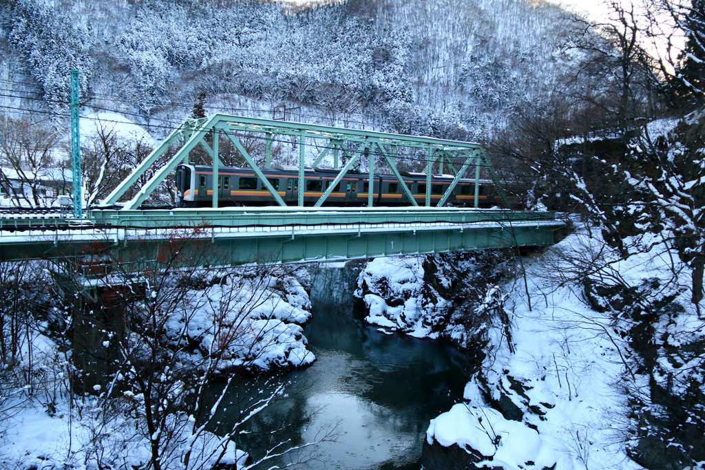 雪の上越路