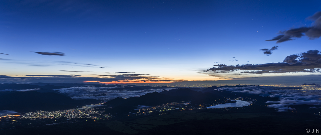 富士山から見た夜明け