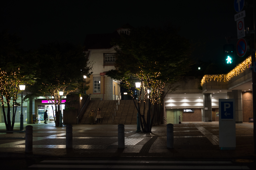 夜の駅前