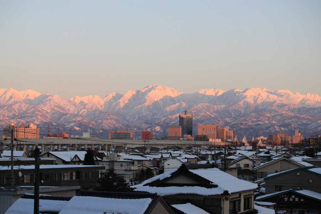 夕暮れ時の立山連邦