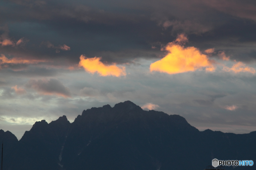 今朝の立山連峰と雲　１