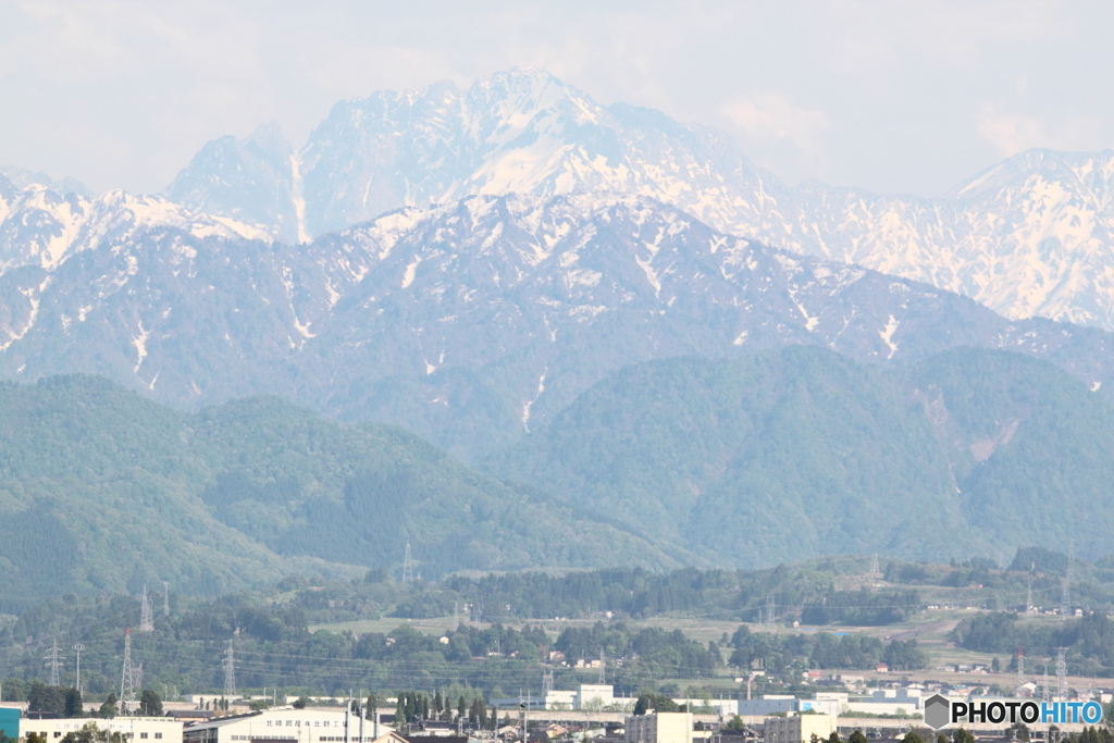 滑川海浜公園より望む立山連峰　剱岳