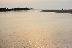 静かな朝の海