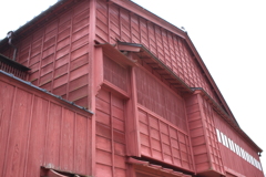 東茶屋ベンガラ塗の建物