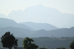 朝の立山連邦　剱岳