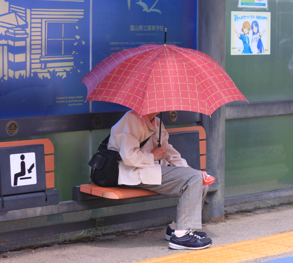 早く来てほしい電車；