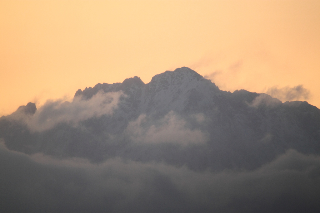 寒い朝の立山連峰　剱岳