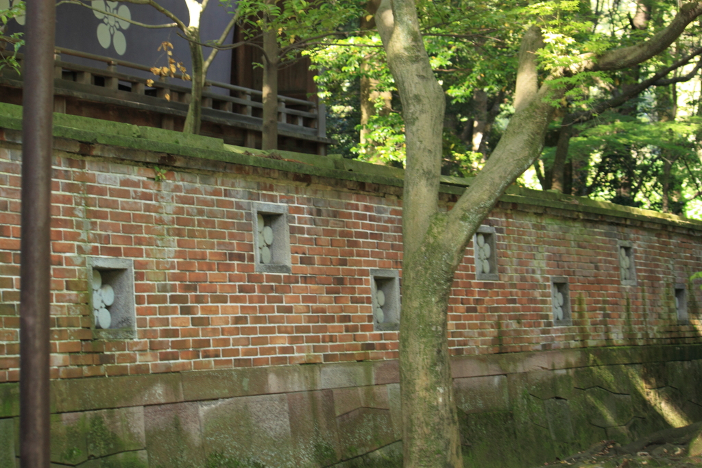 尾山神社　塀