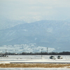 今日は晴れ雪道・・バックは立山連峰