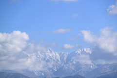 晴天の雪山