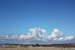 浜より見る秋の青空