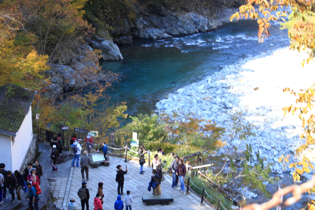 日本一深い谷と言われる猿飛峡谷