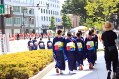 富山祭りで賑わう富山街中