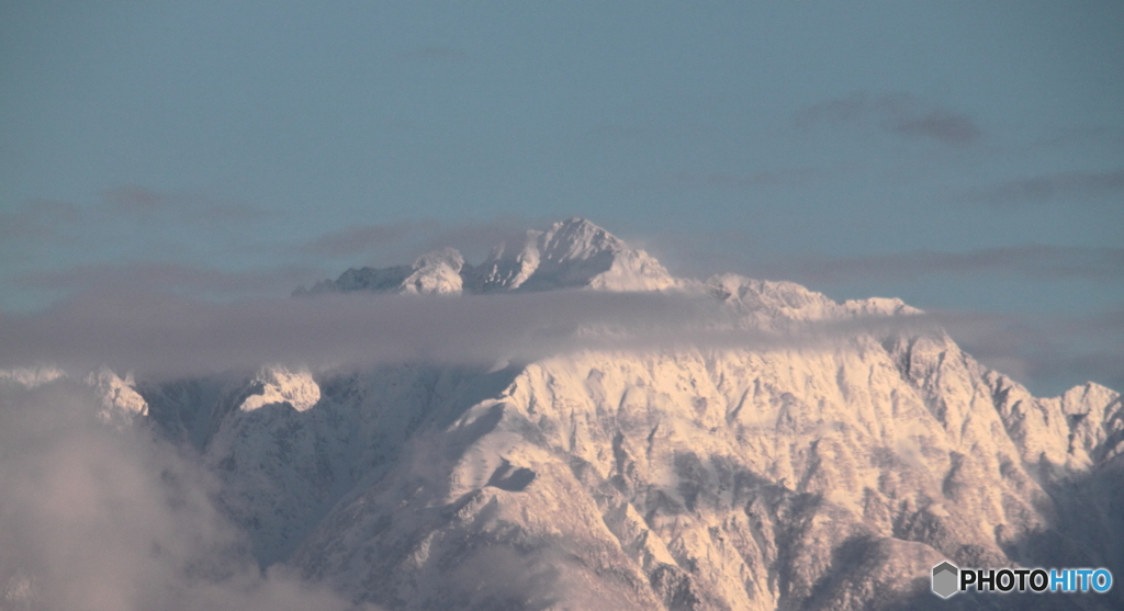 地上は晴れの日の立山連峰　剱岳