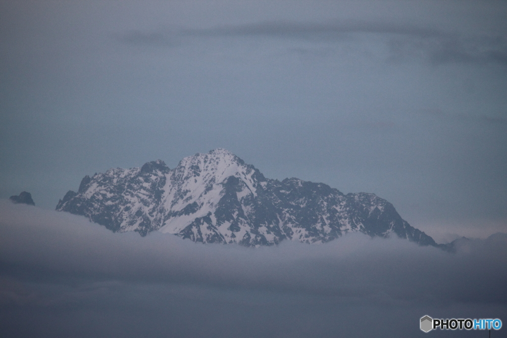 夕時立山連峰剱岳